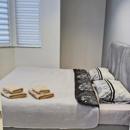 Apartment аэропорт 24&24 *
